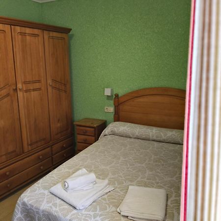 Hostal Restaurante San Carlos Barrio de San Carlos Bagian luar foto